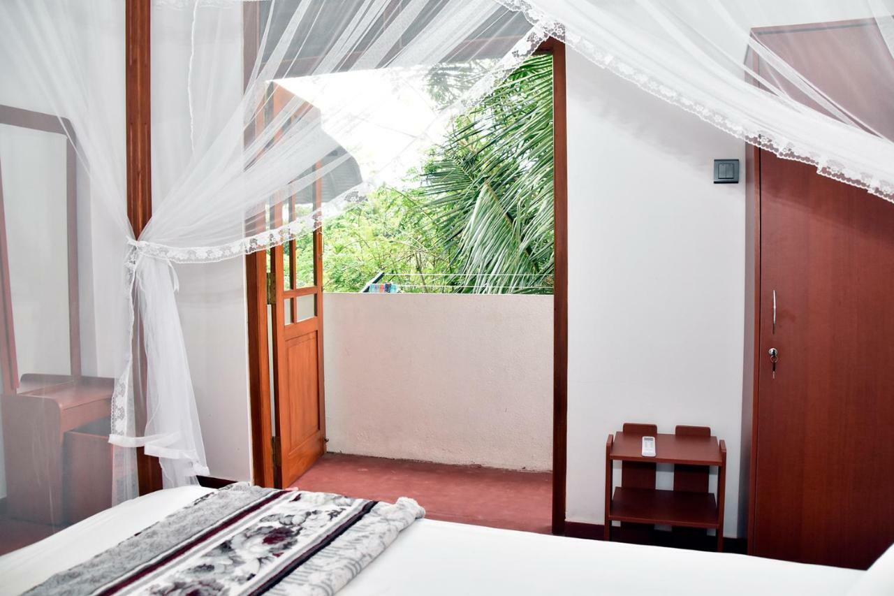 Top Mount Villa Hikkaduwa Exterior foto